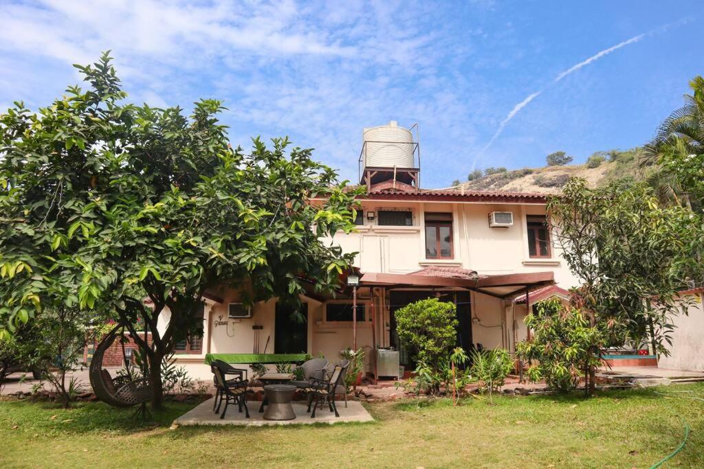 Valecha Villa Entire 4Bhkbunglow With 5000 Sq Ft Garden โลนาวาลา ภายนอก รูปภาพ